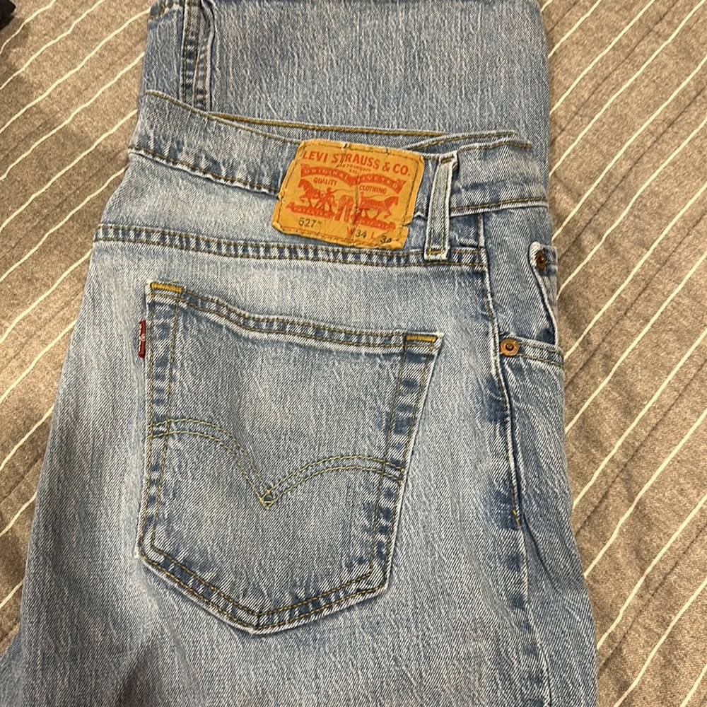 Levi’s blue jeans, 34x34, 527